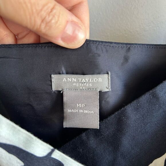 HP🎉❤️Ann Taylor A-line Floral Sundress - Picture 3 of 6